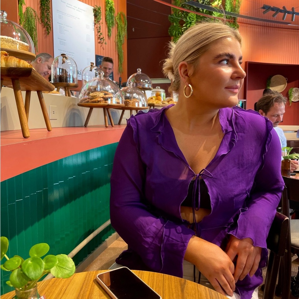 Meet your Posher, Alexia